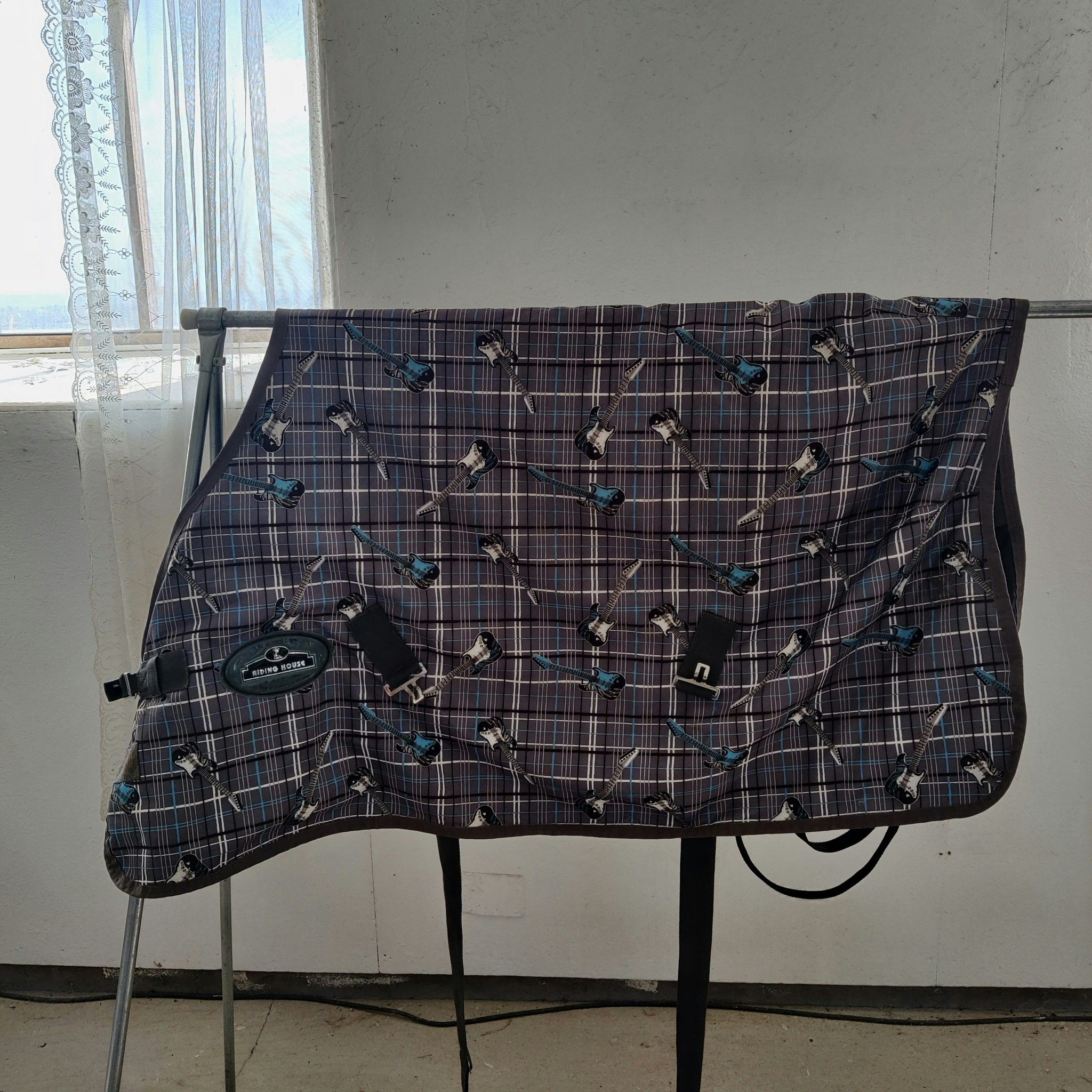 Grått mönstrat regntäcke 95 cm Riding House