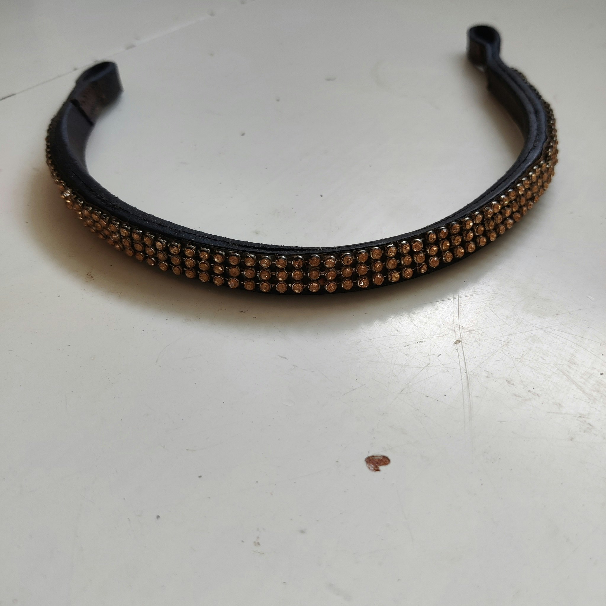 Brunt pannband med bling 40 cm