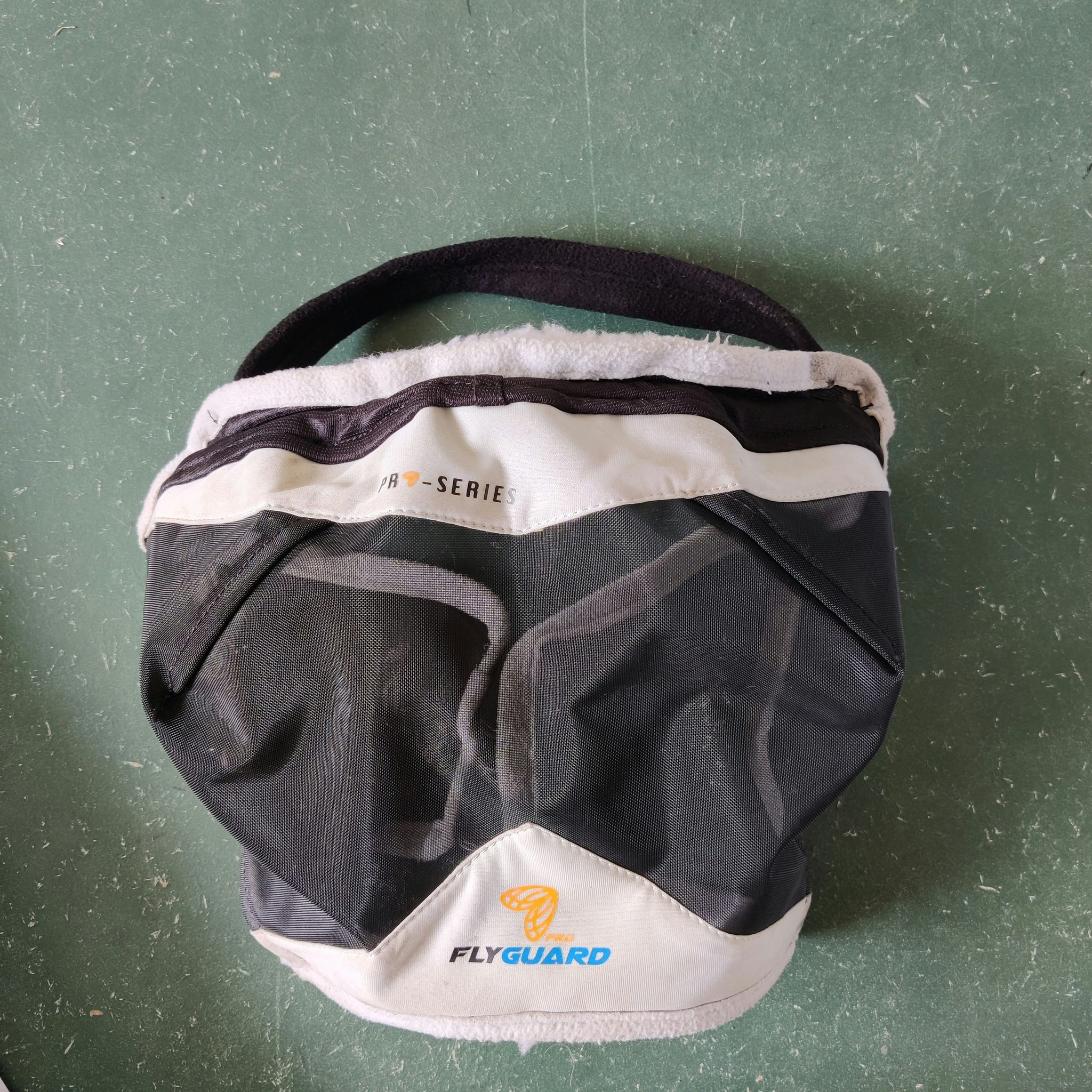 Flughuva utan öron Flyguard PONNY