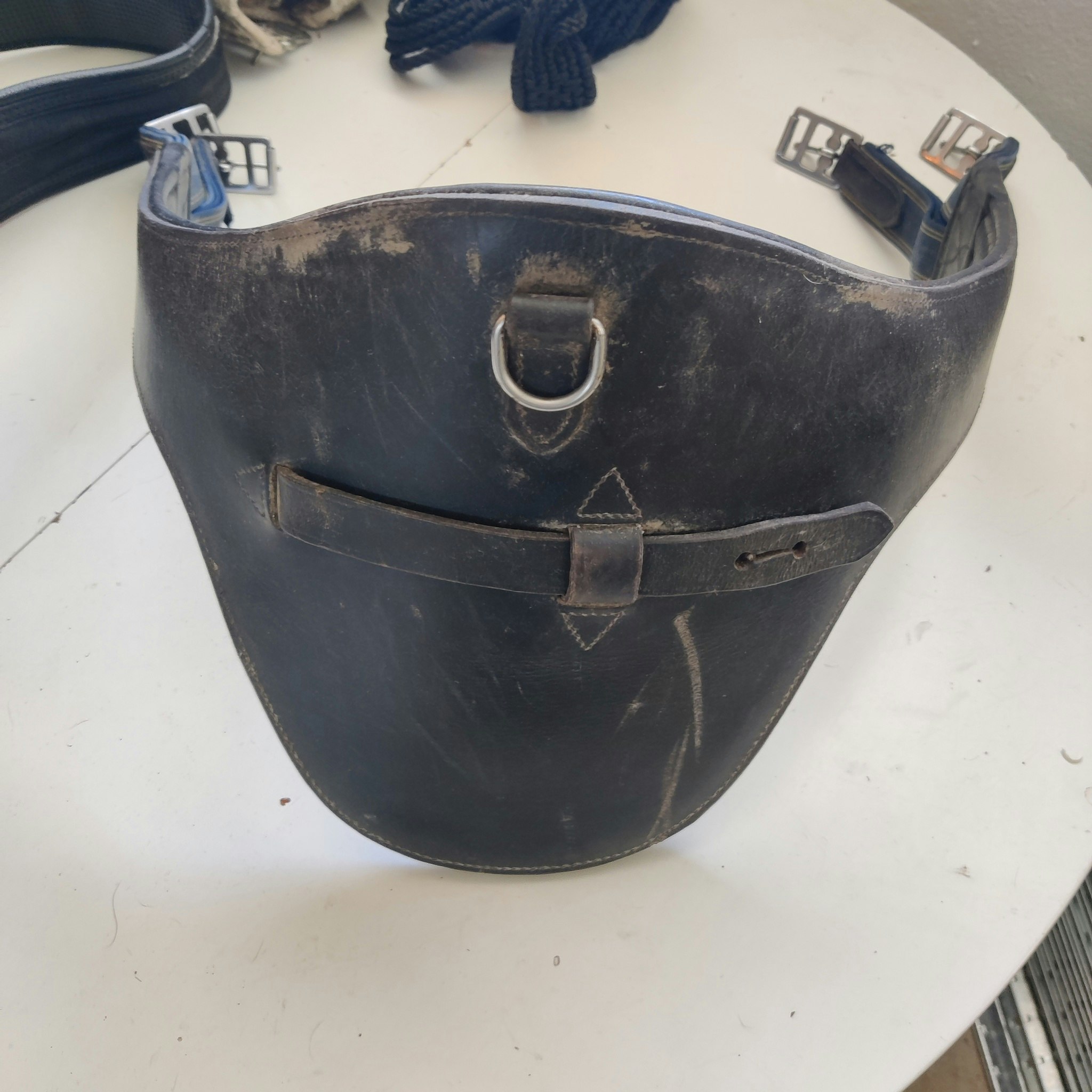 Svart gjord med magplatta 120 cm