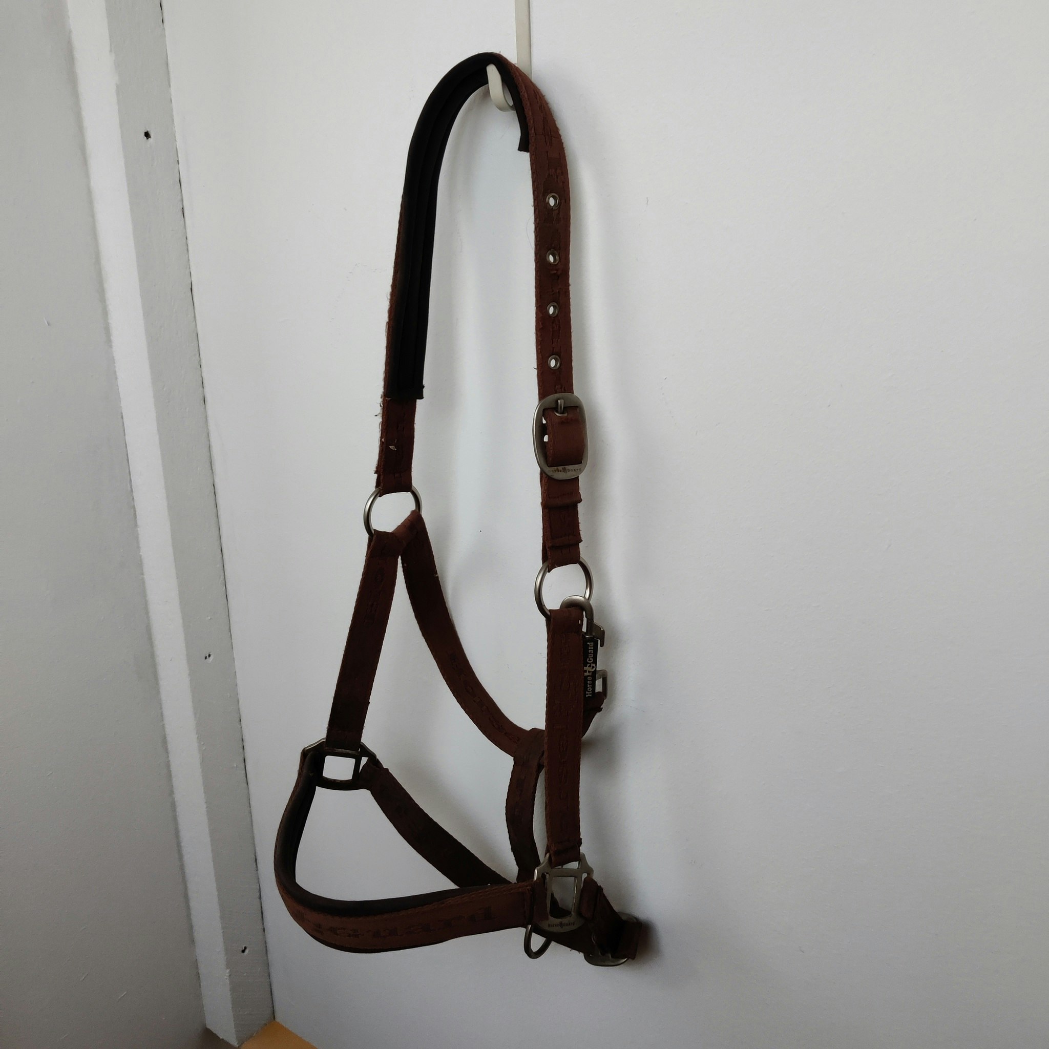 Brun grimma Horseguard FULL