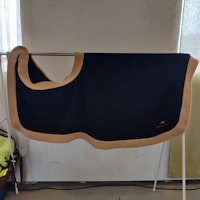 Svart ridtäcke fleece View