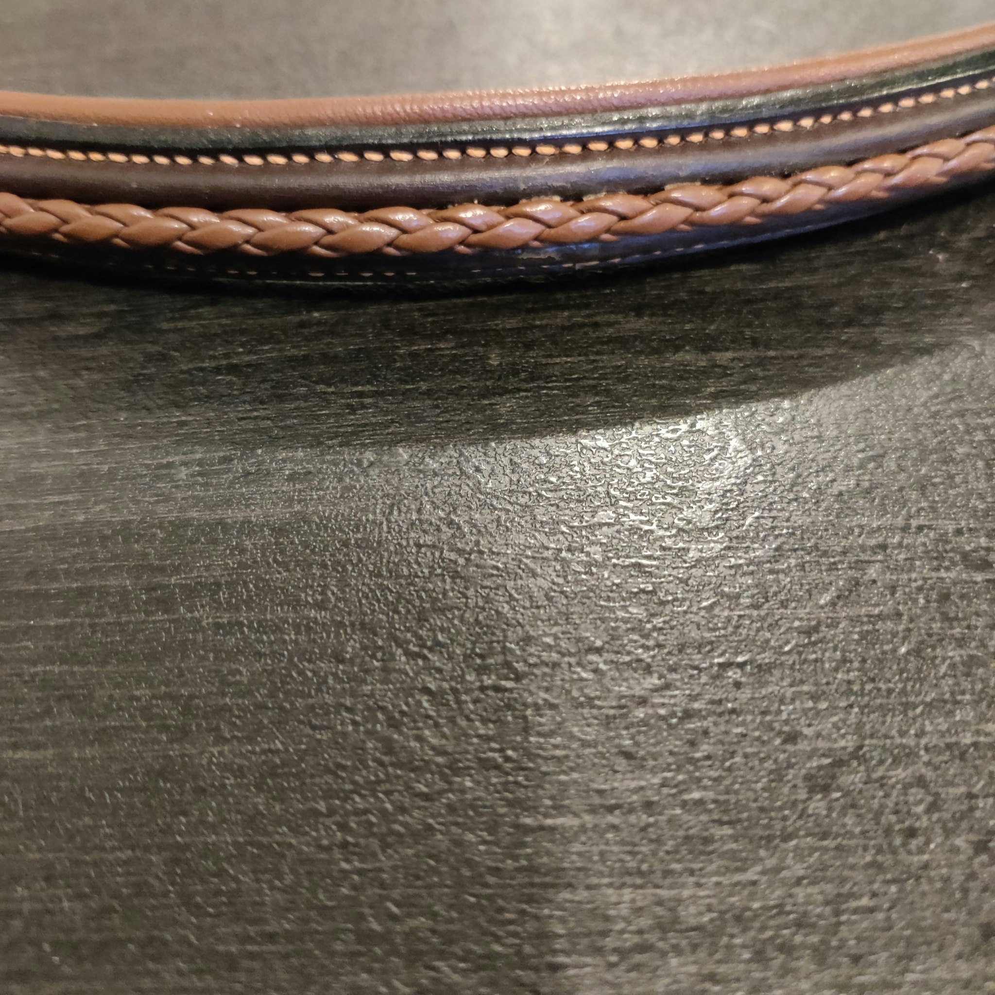 Brunt pannband 37 cm