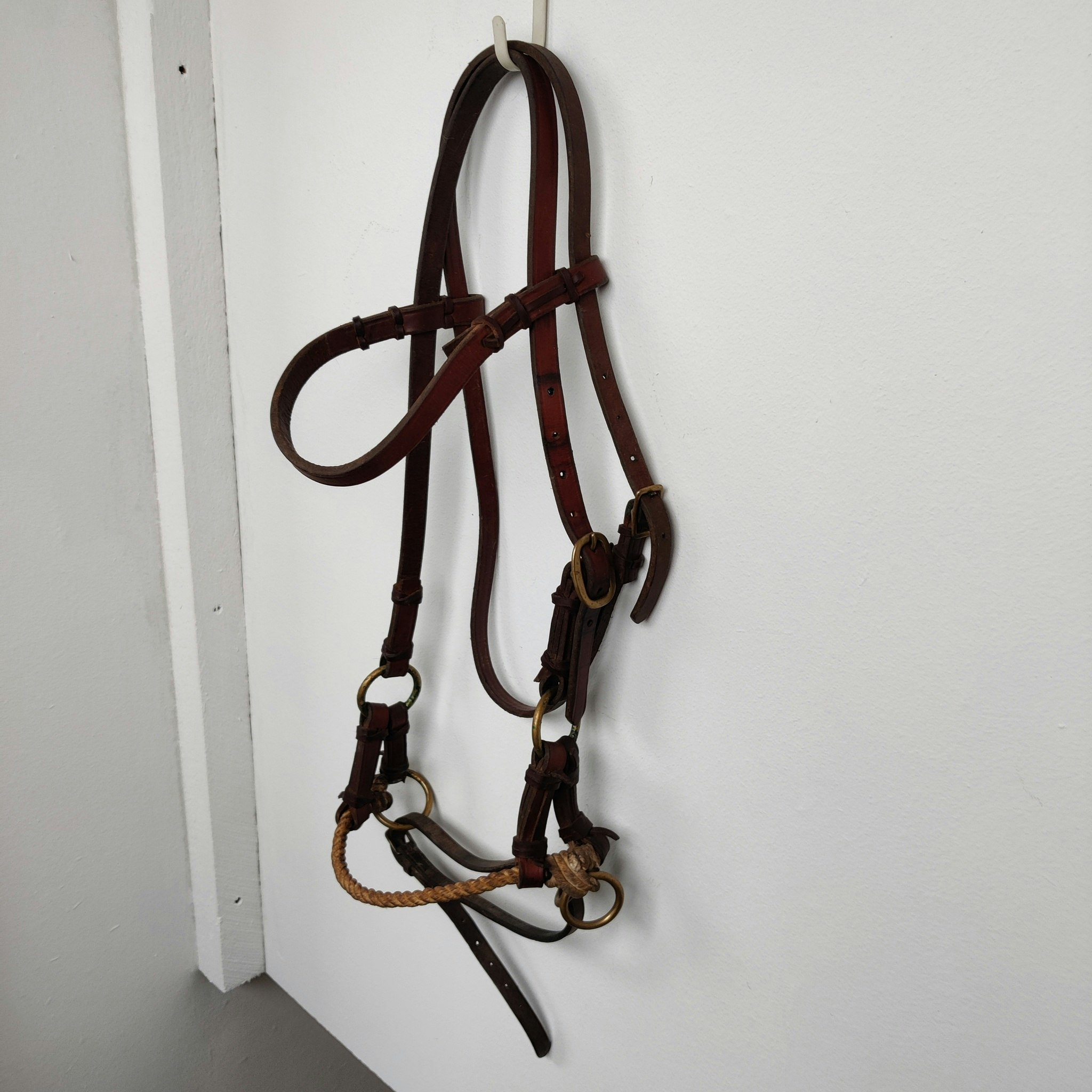 Brunt sidepull med repnos FULL