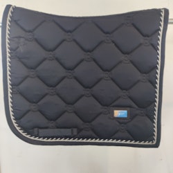 Blått dressyrschabrak Equestrian Stockholm FULL
