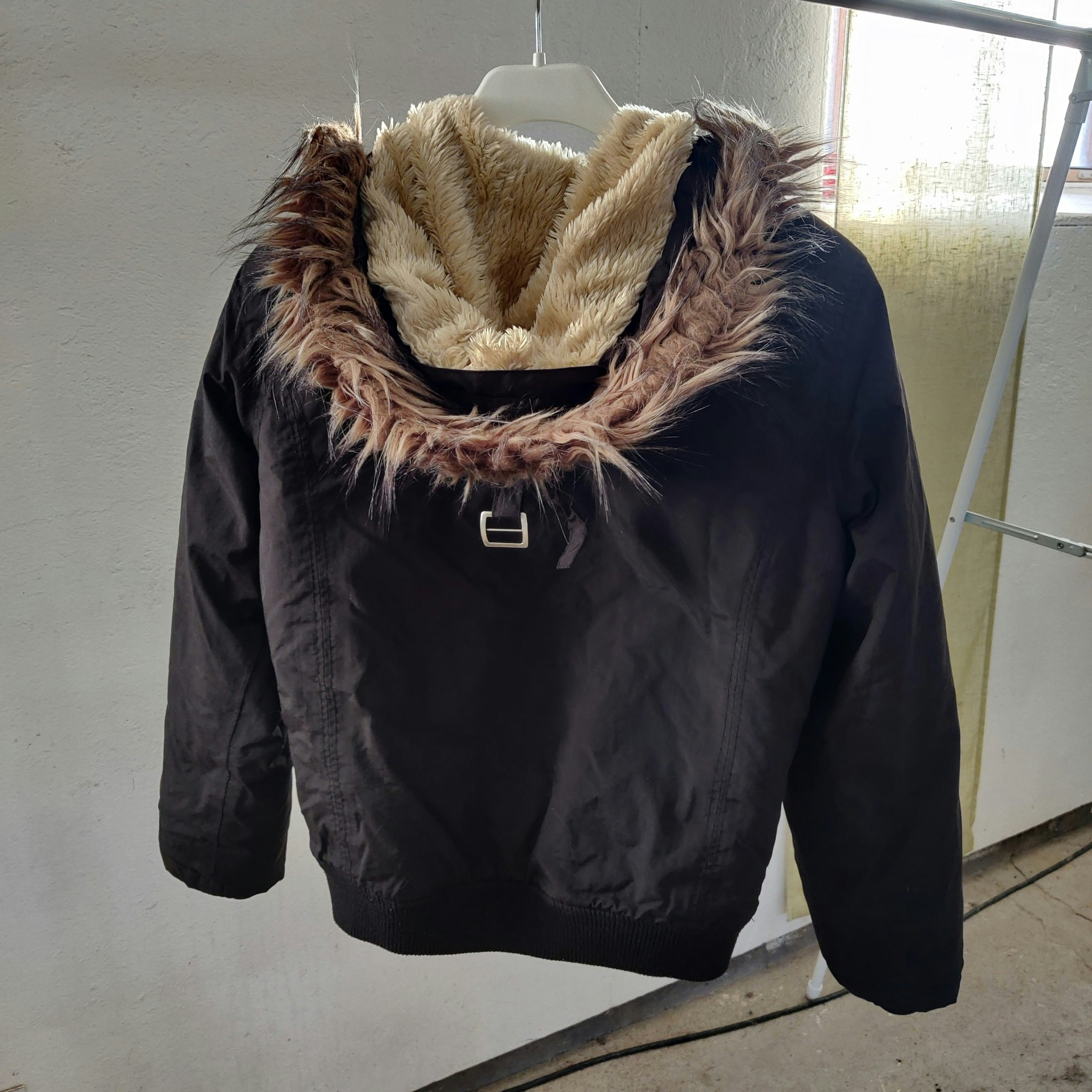 Svart vinterjacka HV Polo SMALL