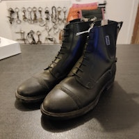 Svarta ridskor strl 35 Horze