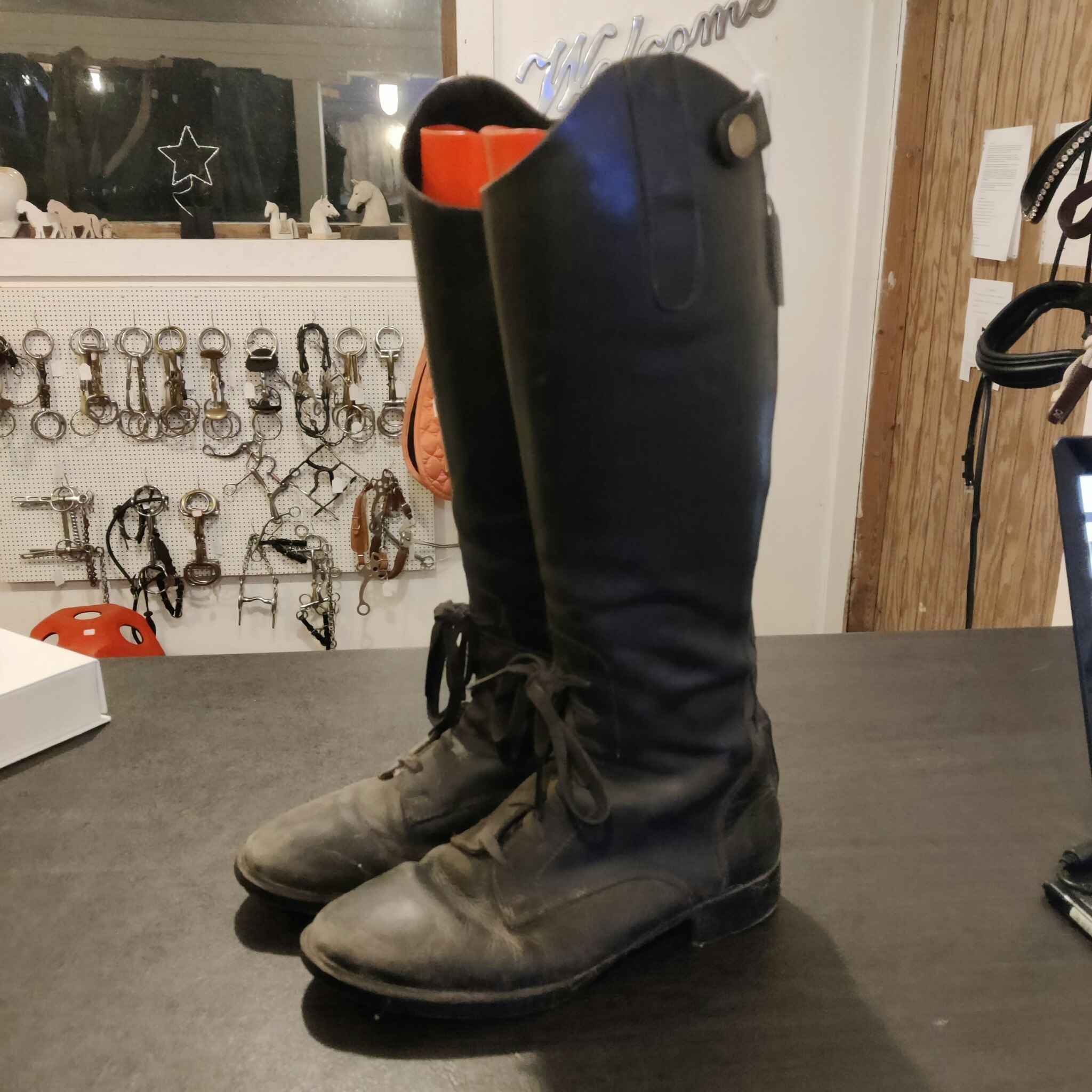 Svarta läderridstövlar strl 36 Steeds