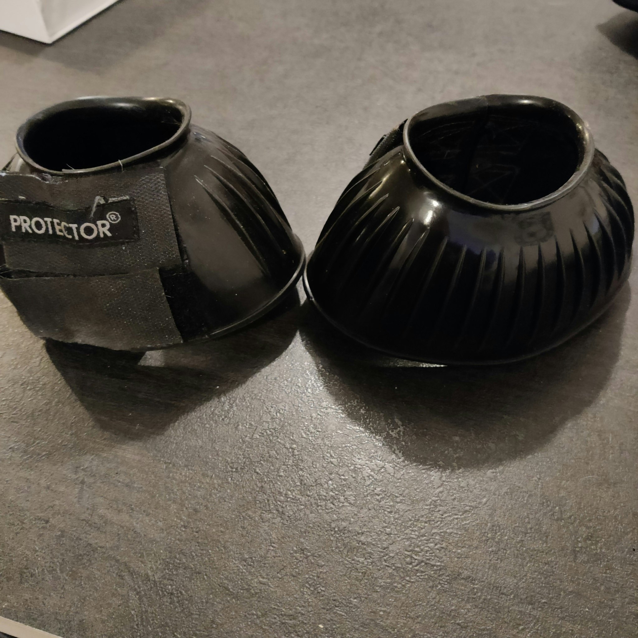 56.62 Svarta gummiboots Protector XS