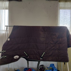 Brunt stalltäcke 150 cm ca 200 g