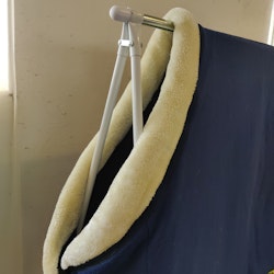 Blått fleecetäcke med krage 145 cm