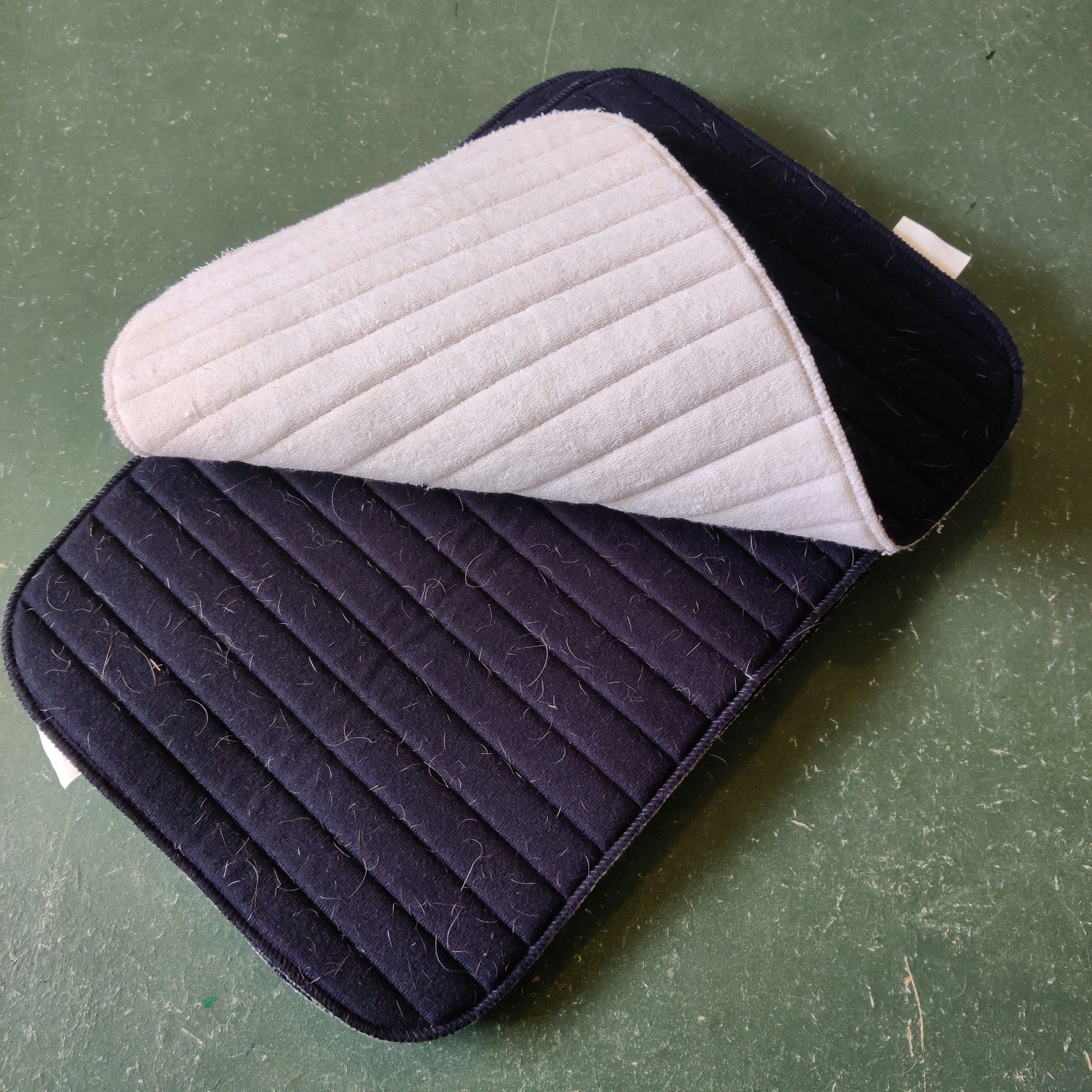 4 svart/vita paddar 29 x 46 cm