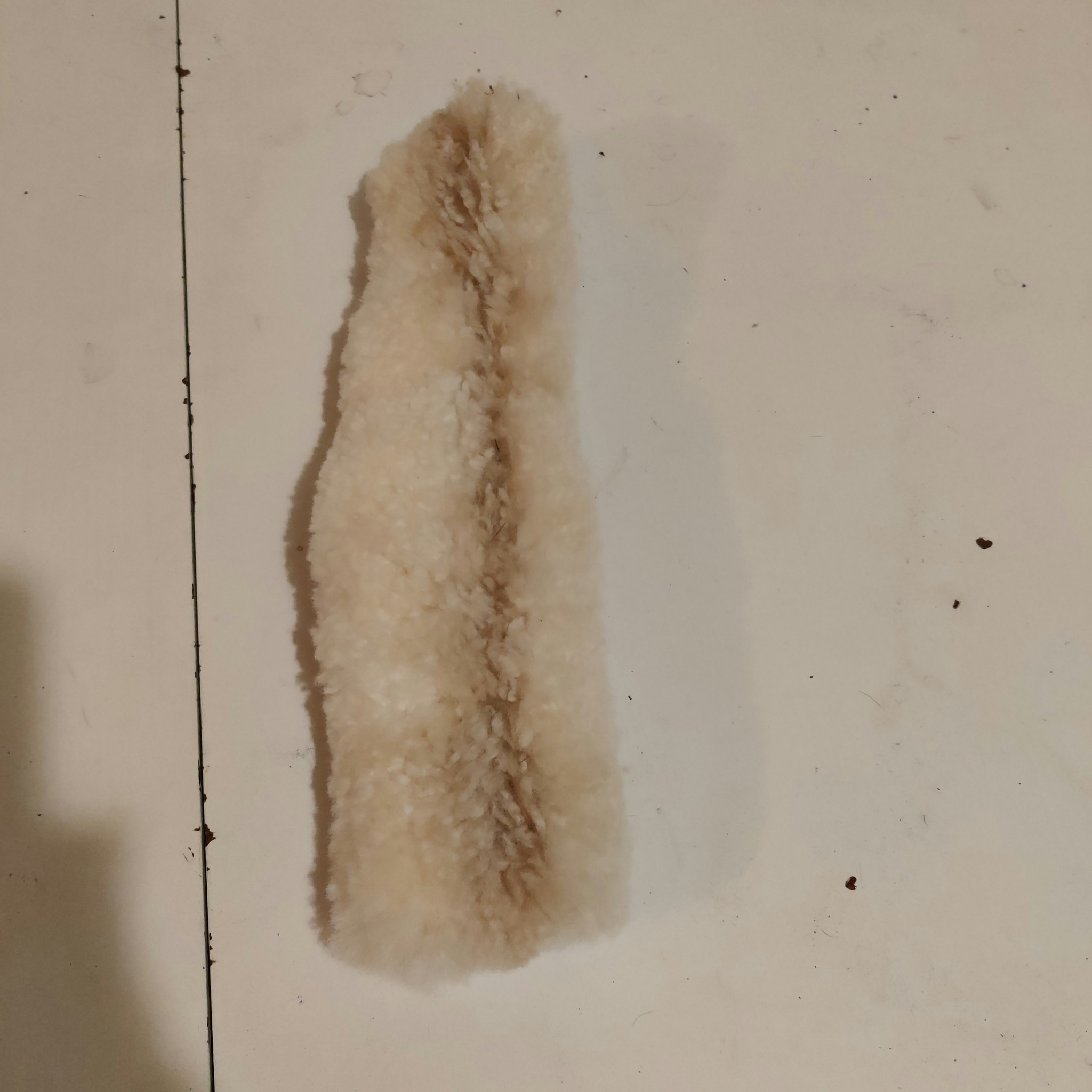 Fårskinnsludd med kardborre 34 cm