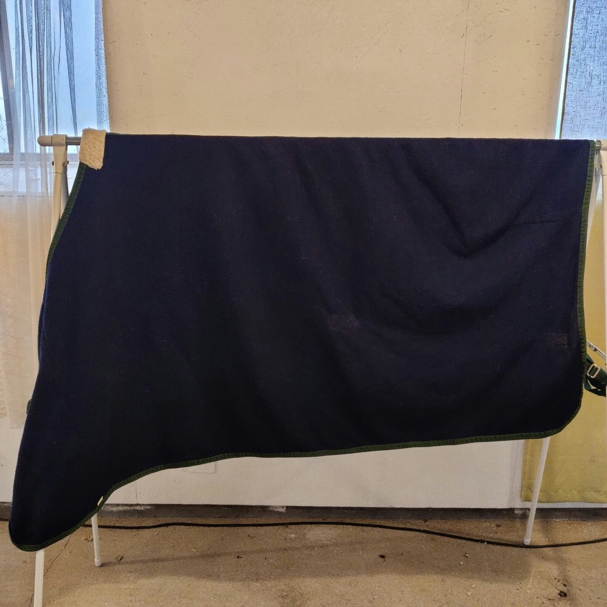 Blått fleecetäcke 135 cm