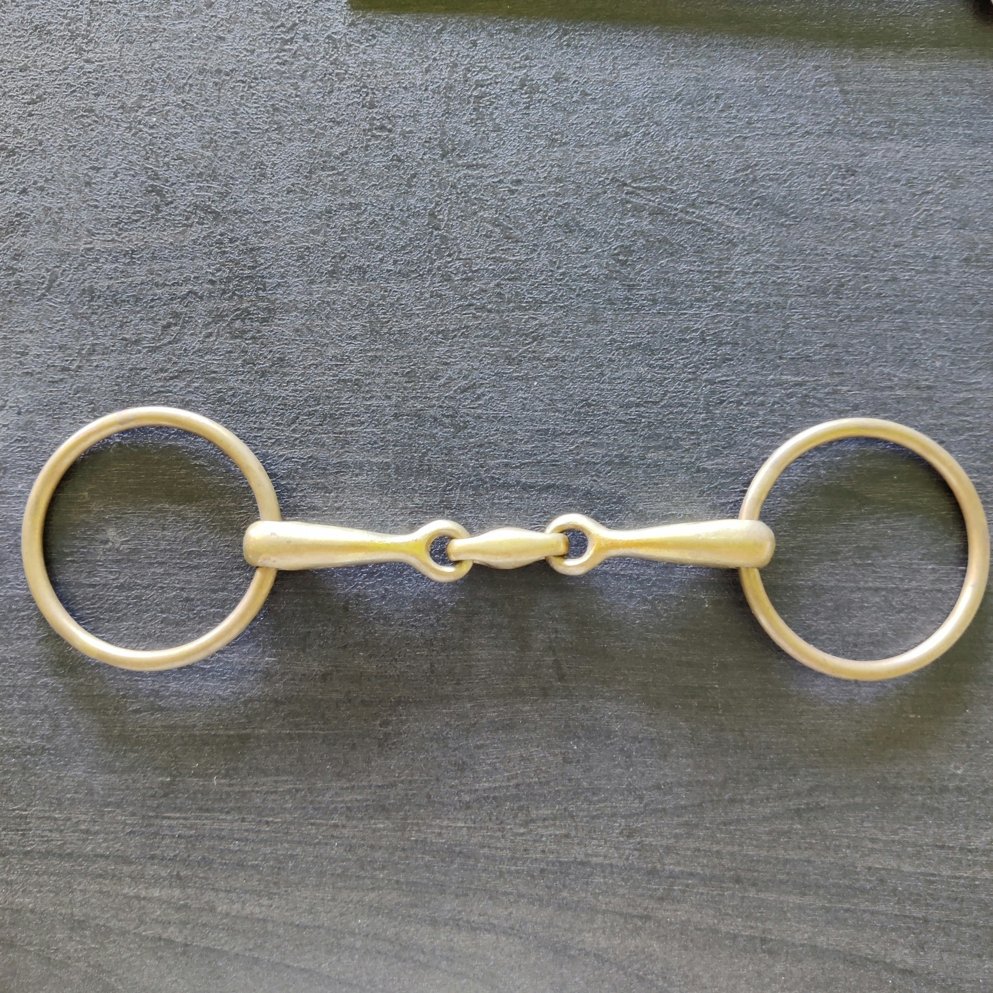 Tredelat tränsbett mässing 13.5 cm