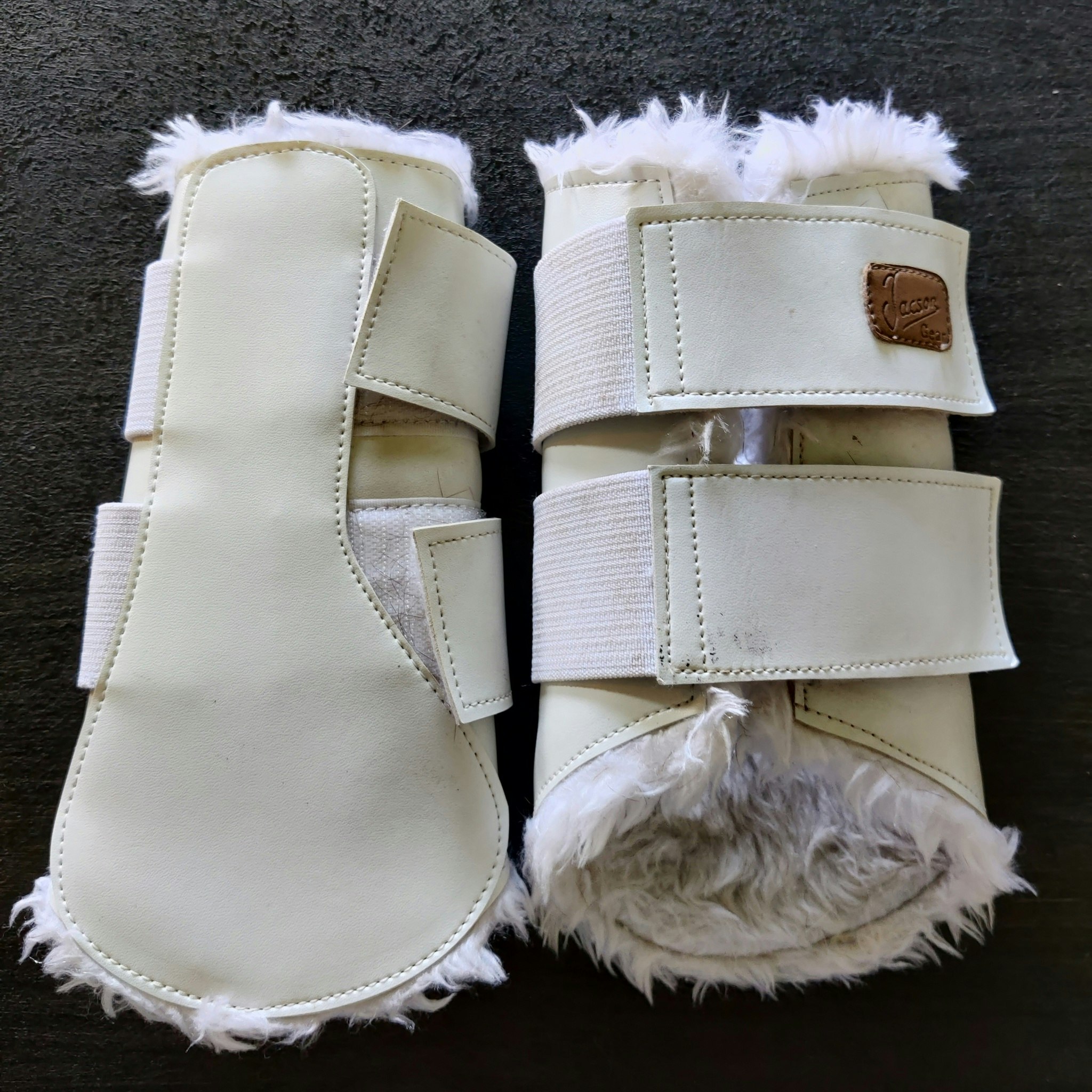 Vita fluffdamasker Jacson COB