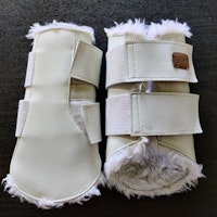 Vita fluffdamasker Jacson COB