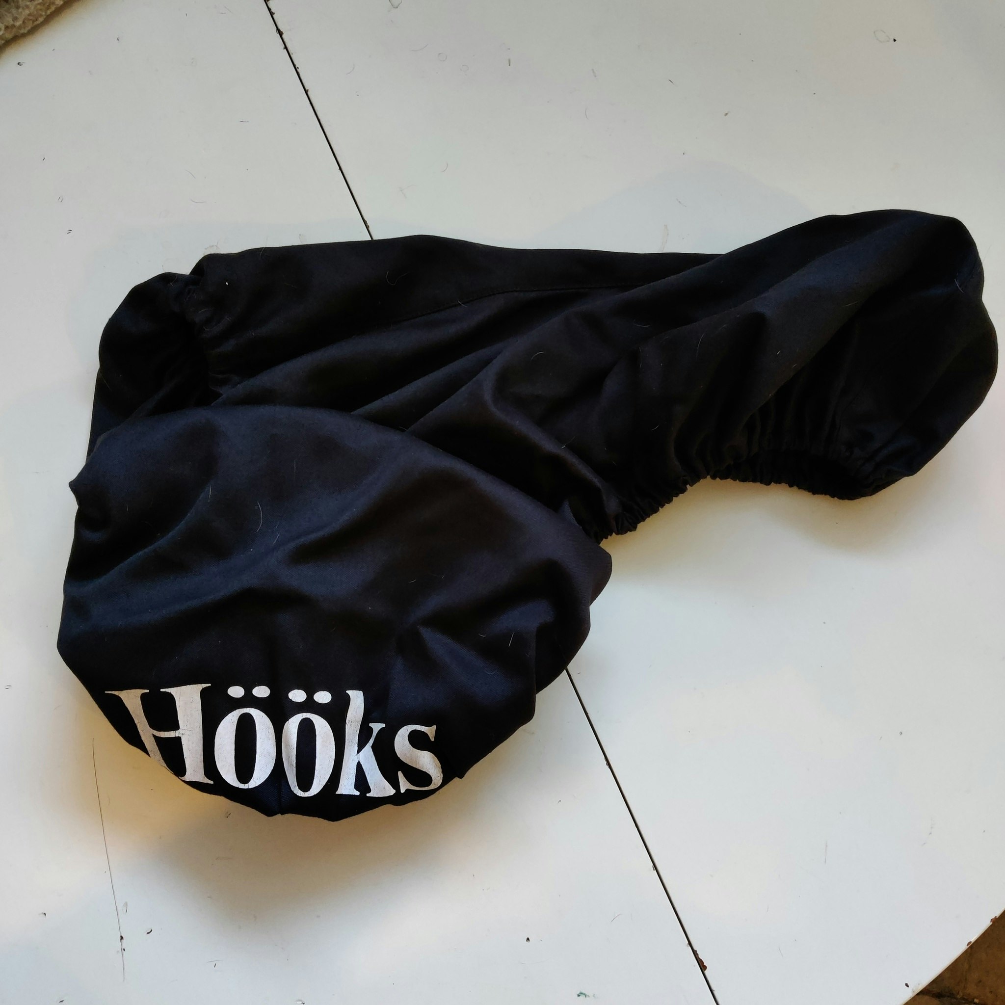 Svart sadelöverdrag HÖÖKS