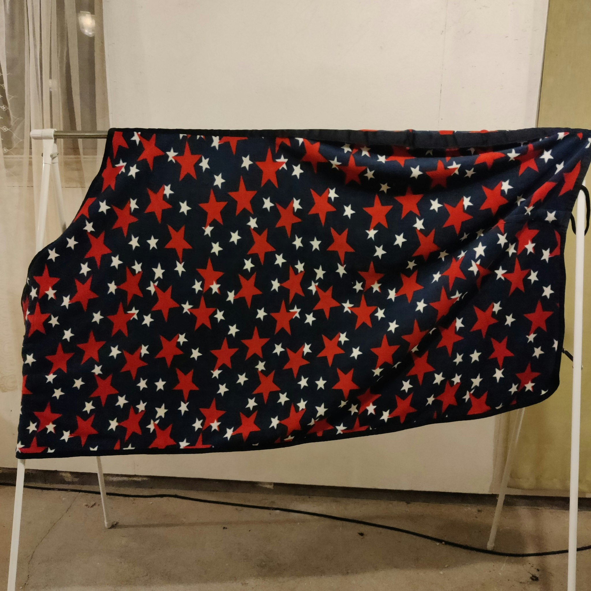 Blått fleedetäcke med stjärnor 125 cm