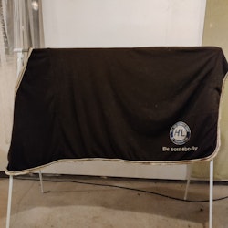 Brunt fleecetäcke HL Equipment 145 cm