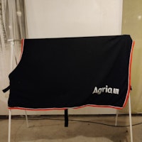 Blått fleecetäcke 125 cm Agria