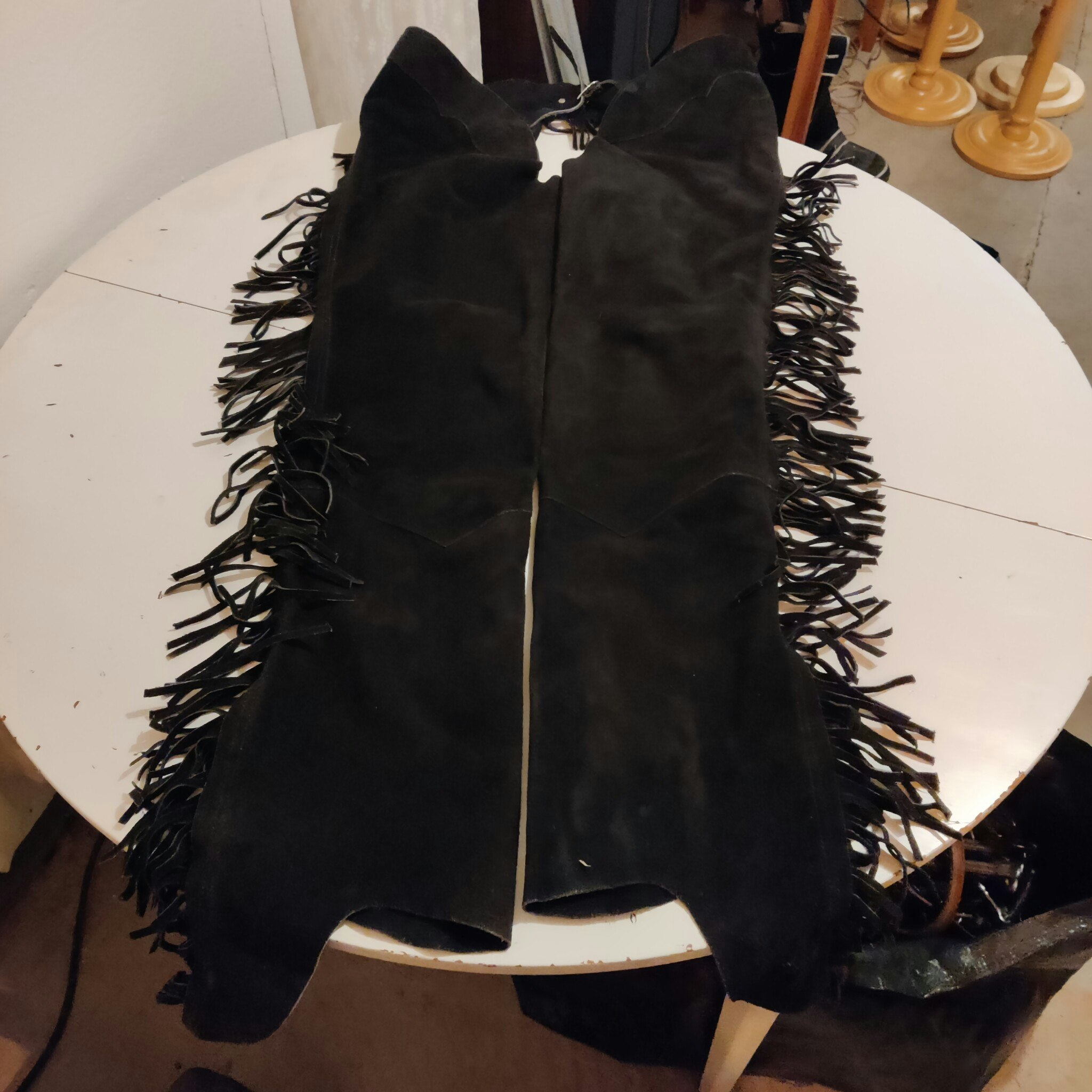 Svarta batwing chaps med fransar LARGE