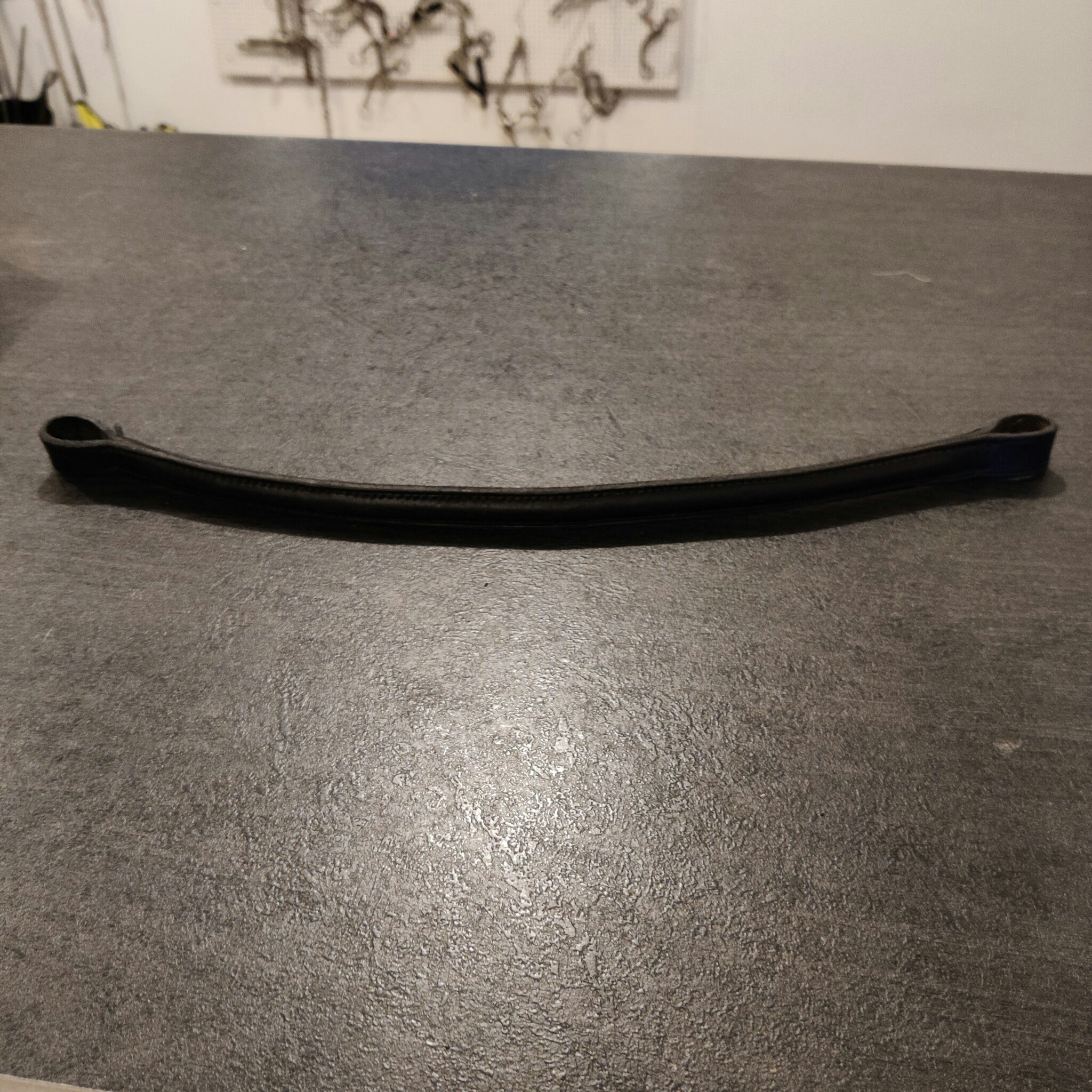 Svart pannband  40 cm FULL