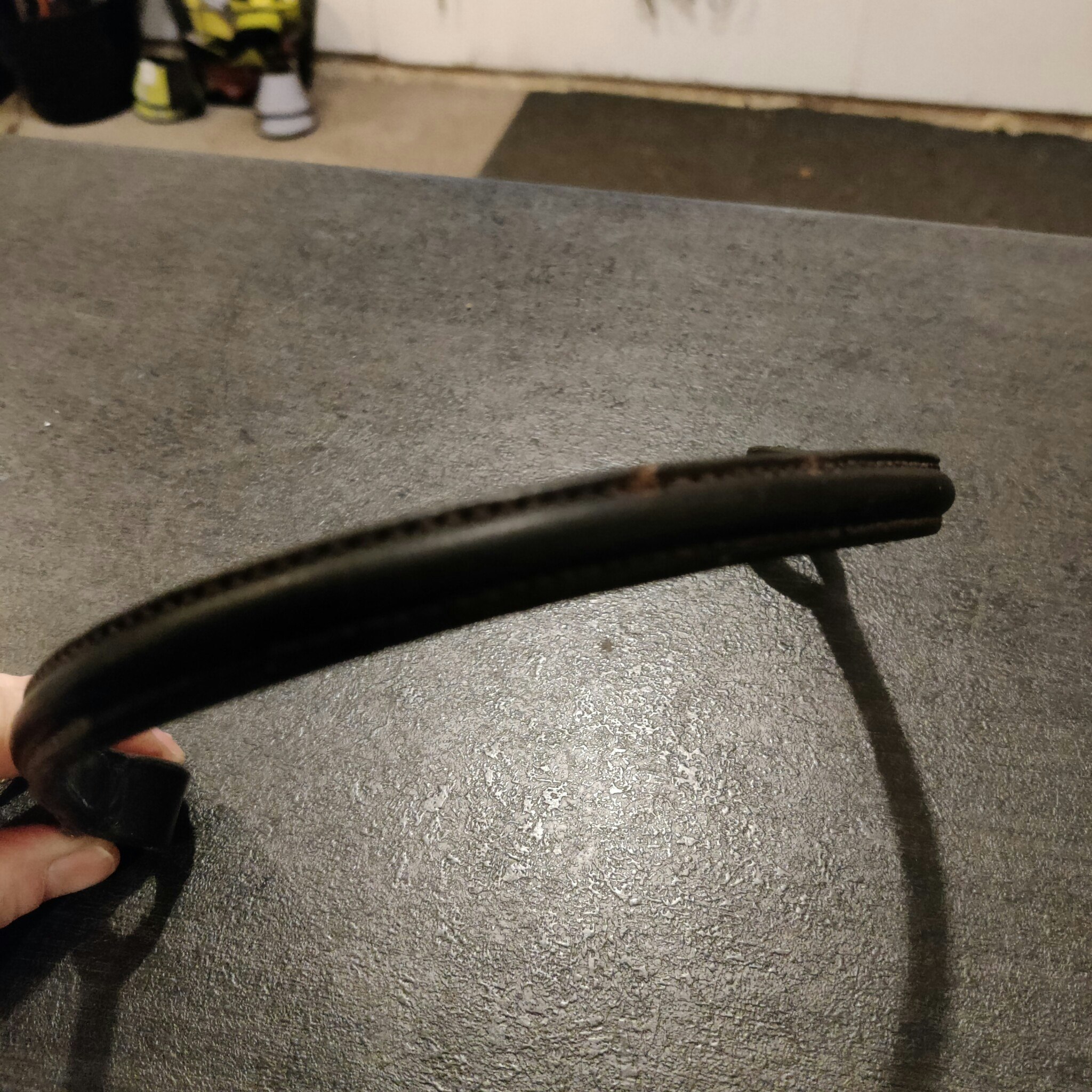 Svart pannband  40 cm FULL