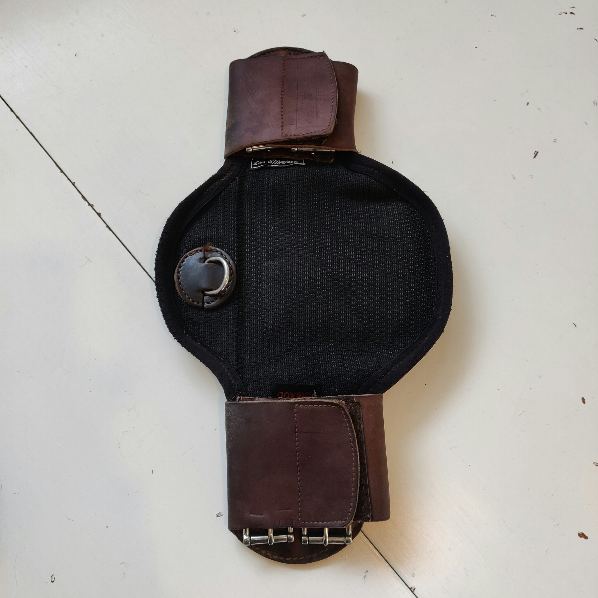 Brun dressyrgjord Eric Le Tixerant 40 cm