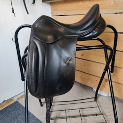 Svart dressyrsadel 16 tum 31 Zaldi
