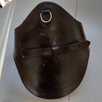 Brun sadelgjord med platta 100 cm