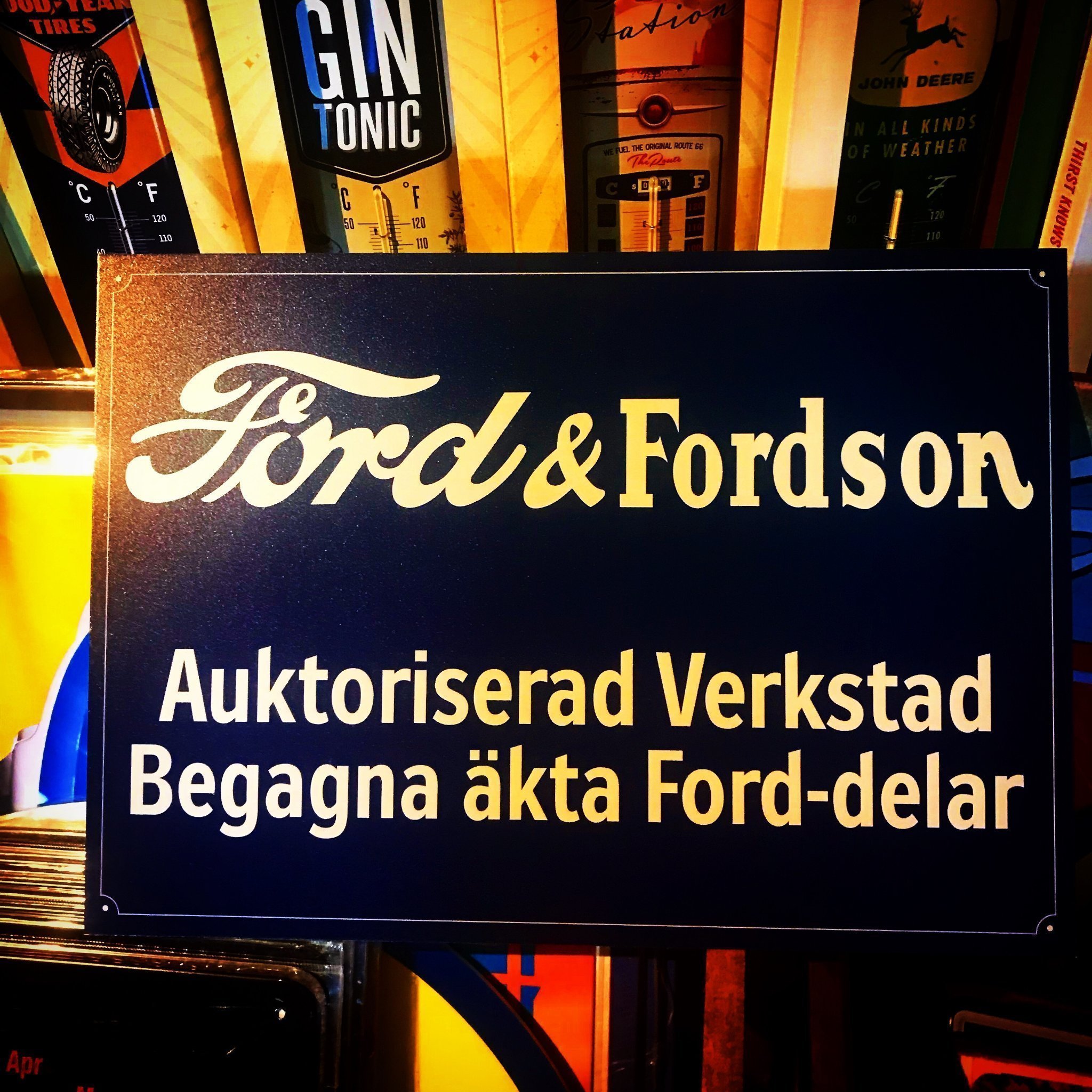 Retro skylt plåt 20x30cm Ford & Fordson