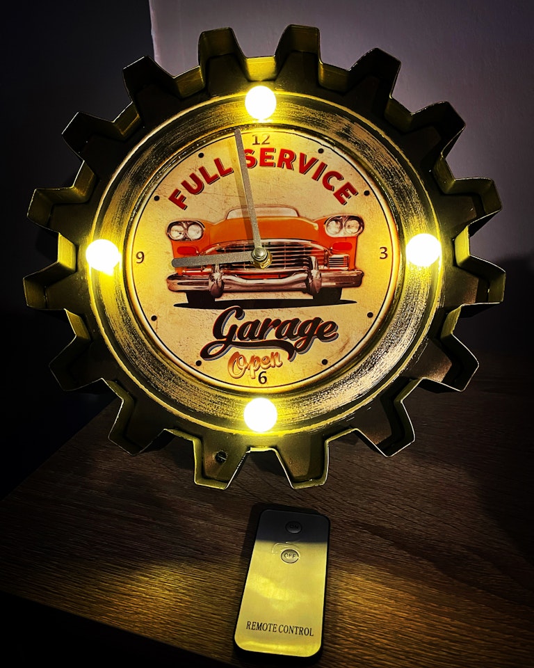 Full Service Garage Klocka