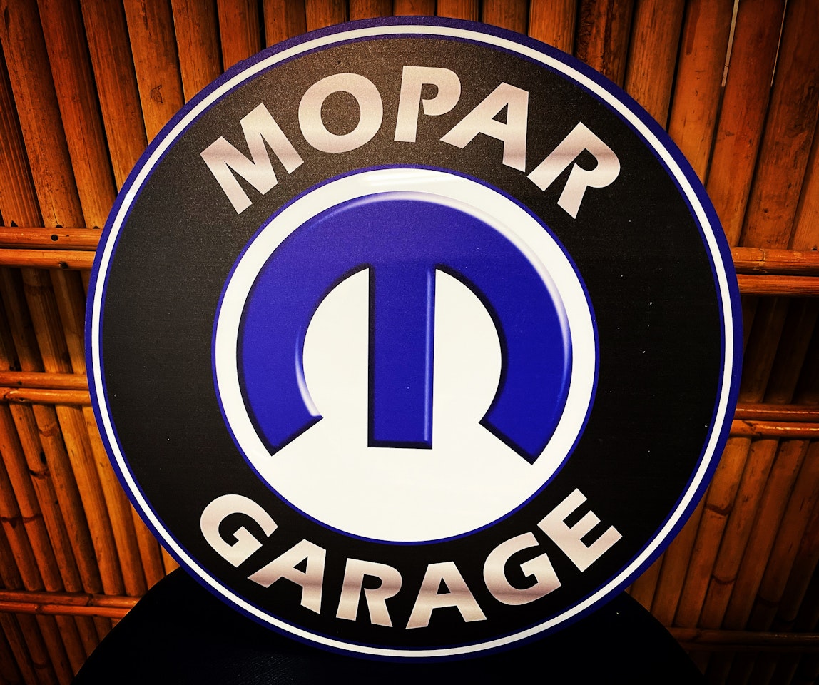 Retro skylt vinyl 30cm Mopar Garage