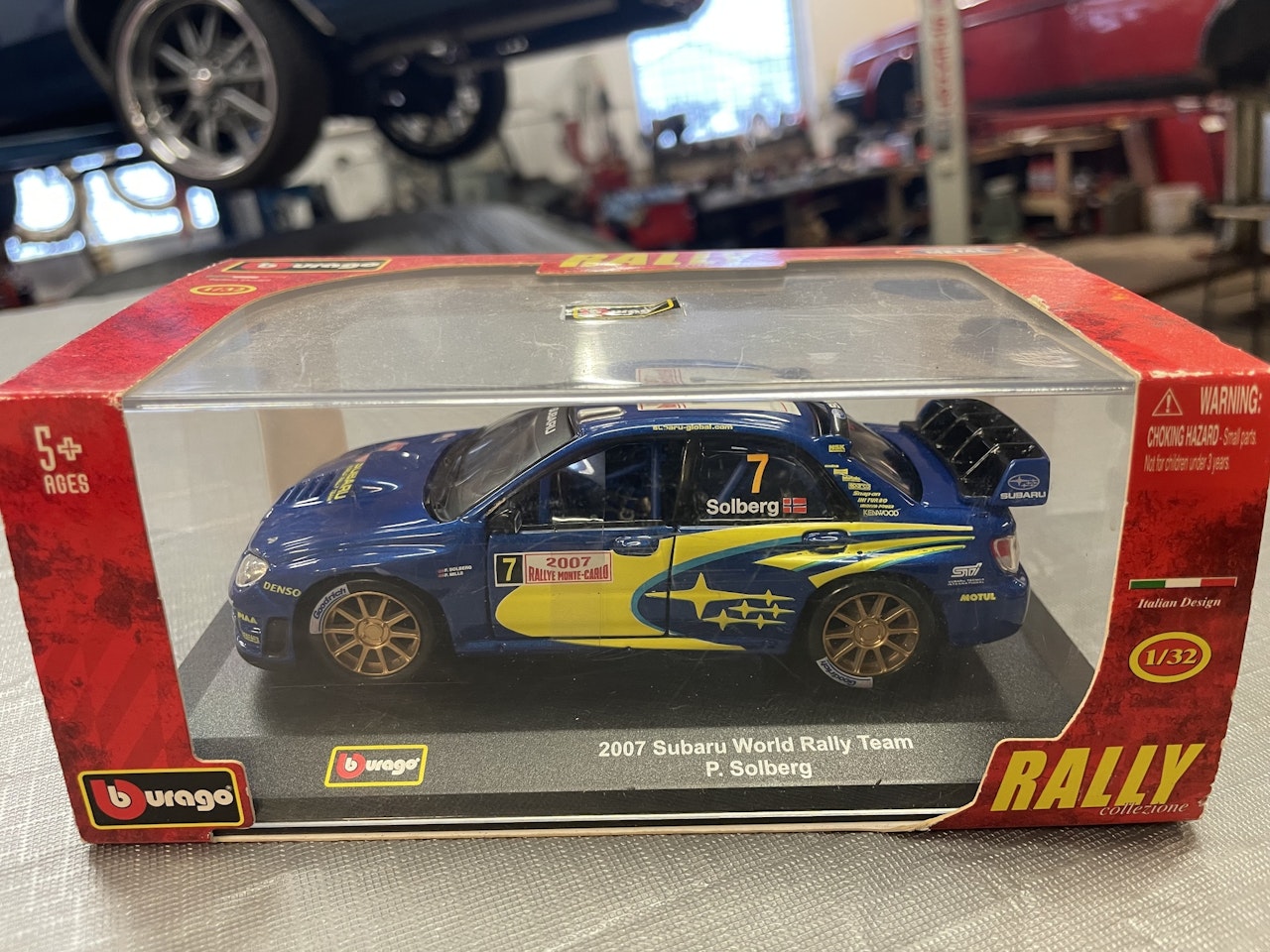 Subaru 2007 Rallybil  "Petter Solberg"  1:32  Burago. Sea Street Garage