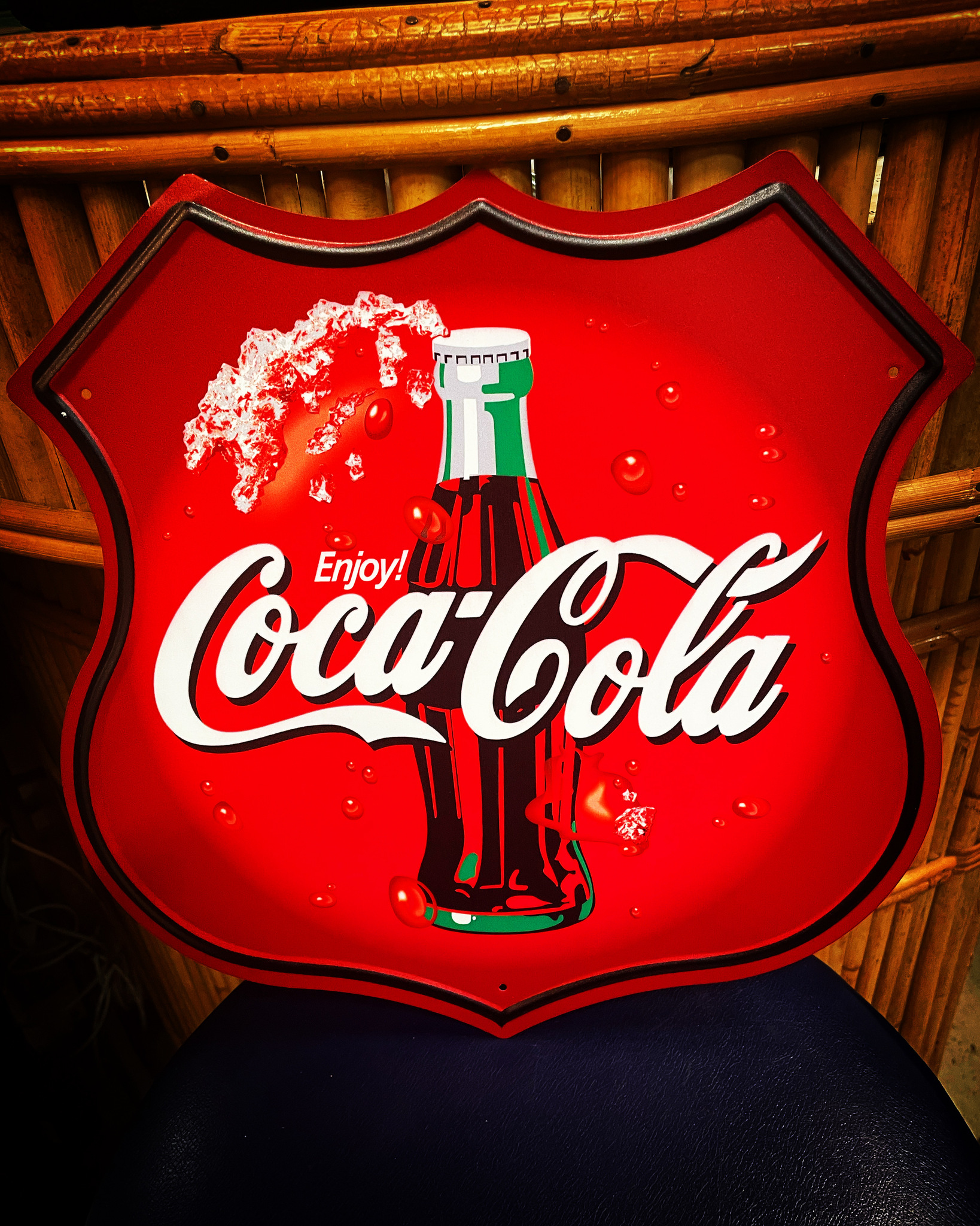 Coca Cola "sköld" plåtskylt