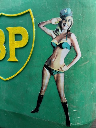 BP pinup dekal