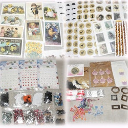 ca 35 paket med dekorationer, stickers, band, mm till scrapbooking/egna kort mm