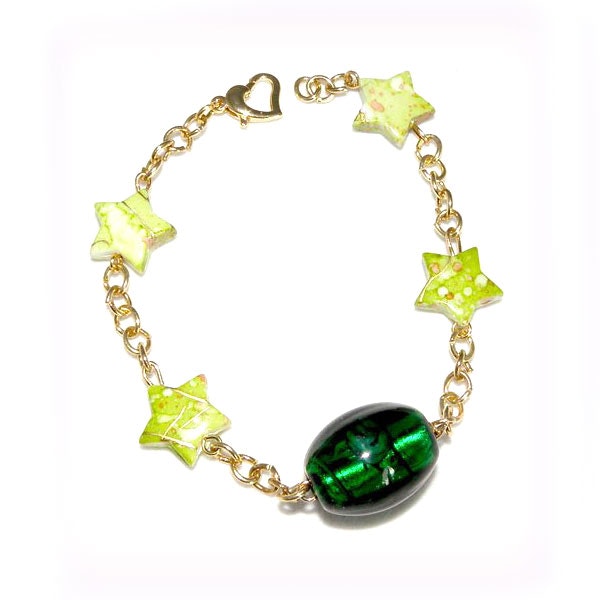 Armband - 2 st - svarta stjärnor / gröna stjärnor och en oval glaspärla