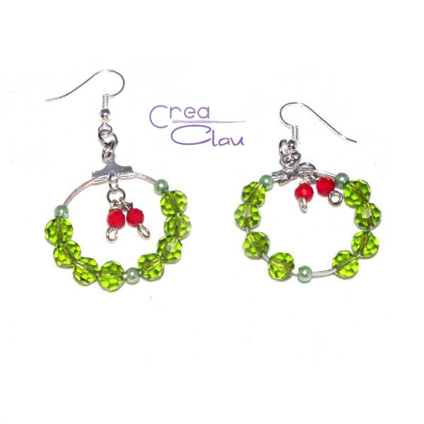 Örhängen med creoler - gröna och röda glaspärlor