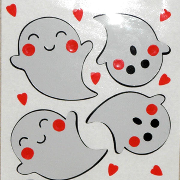 Närbild på Stickers / Dekaler  -  spöke och hjärtan