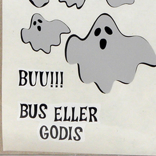 Närbild på Stickers / Dekaler  - spöke och orden Bu, Bus eller Godis