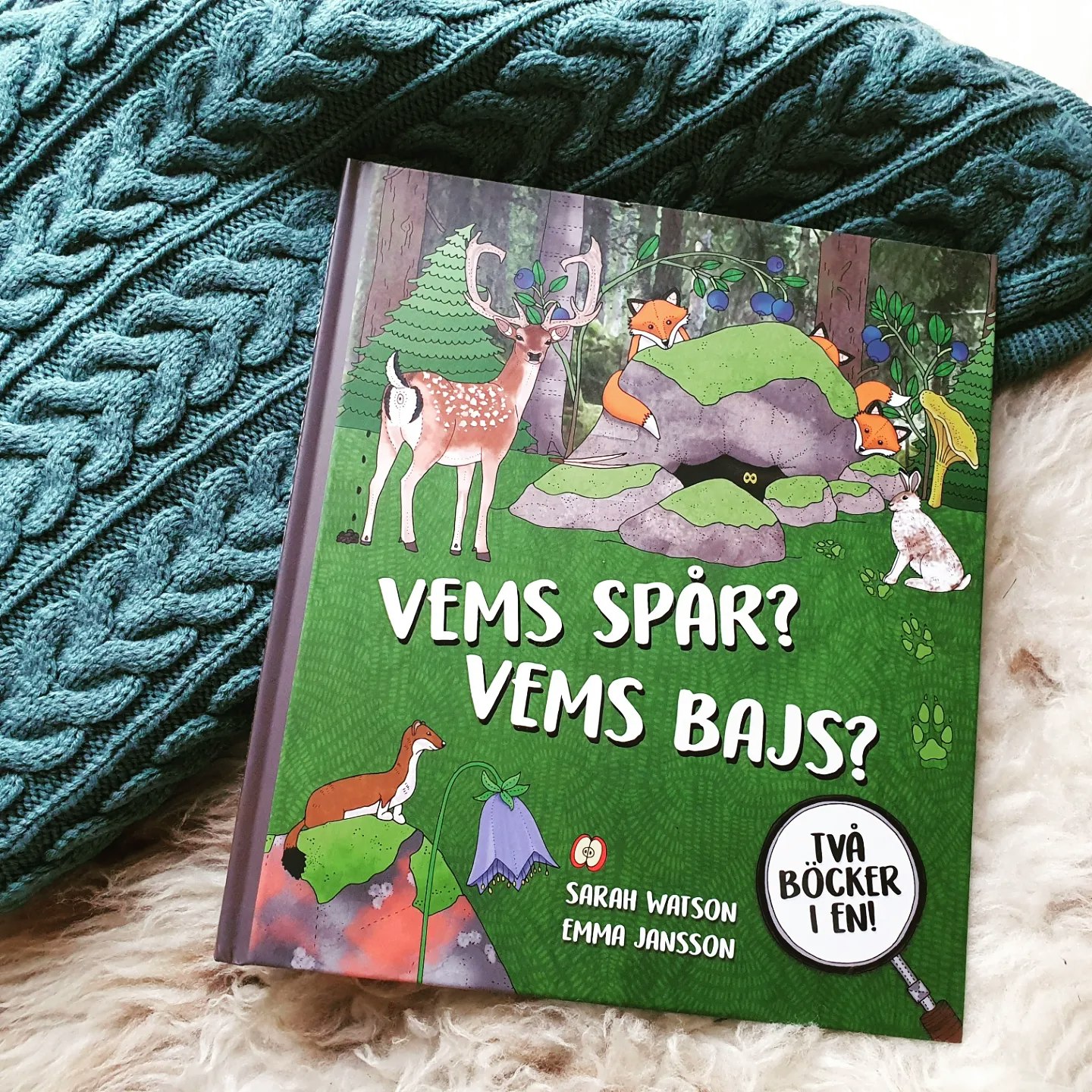 Vems spår / Vems bajs - 2 böcker i 1