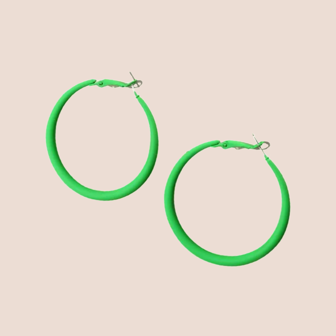 Gröna Hoops örhängen | Färgglada örhängen online | BOB-C - BOB-C |  Plastringar online | Köp hartsring