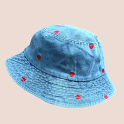 THE Buckethat i jeans #hjärtan