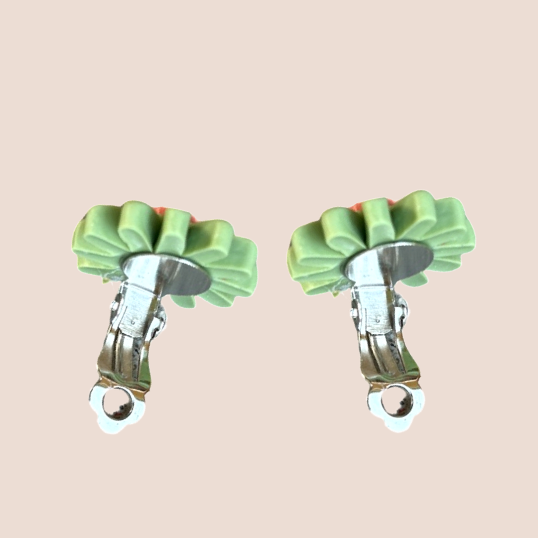 Gröna Tussilagon clipsörhänge