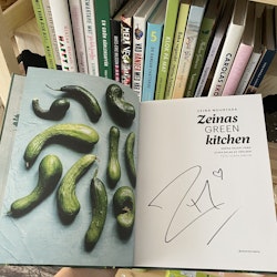 Zeina Green Kitchen - SIGNERAD!