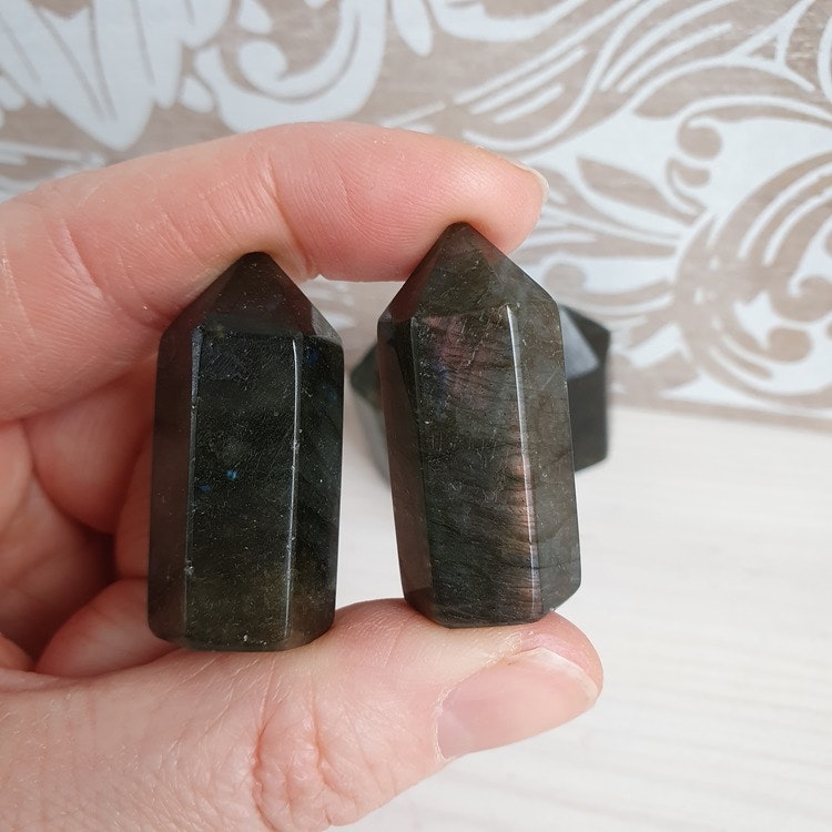 Spets av Labradorit 4 cm