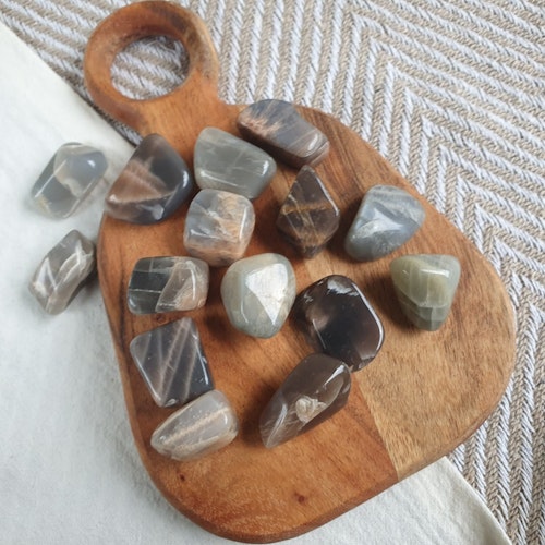 Trumlad Svart Månsten 10-15 g S