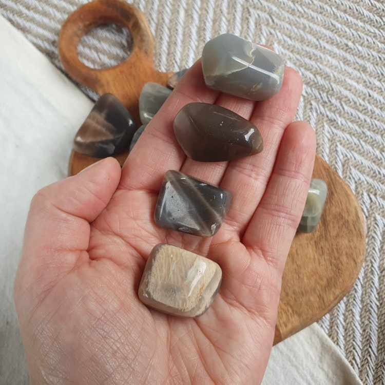Trumlad Svart Månsten 10-15 g S